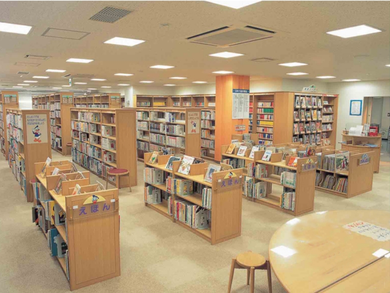 図書室内の画像